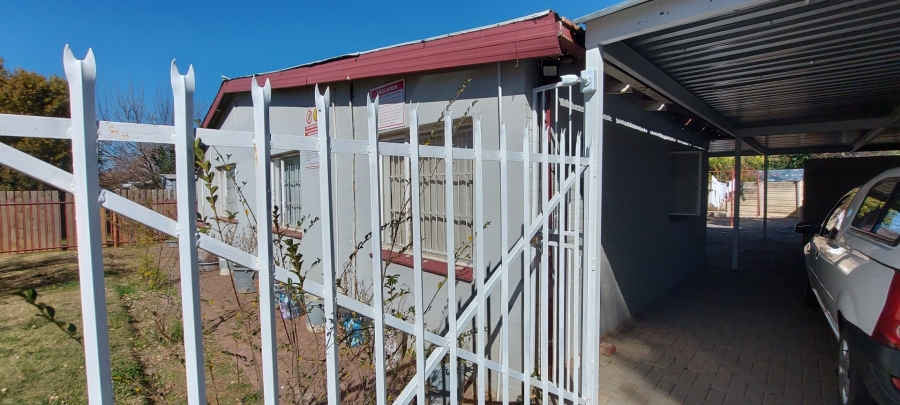 8 Bedroom Property for Sale in Brandwag Free State
